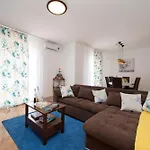Family Spacious Apartment
