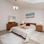 Family Spacious Apartment Split