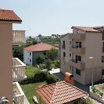 Family Spacious Apartment *