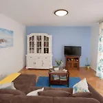 Family Spacious Apartment Split