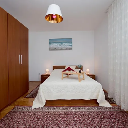 Family Spacious Apartment *