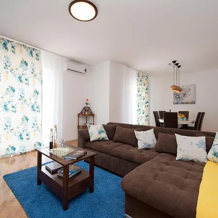 Family Spacious Apartment