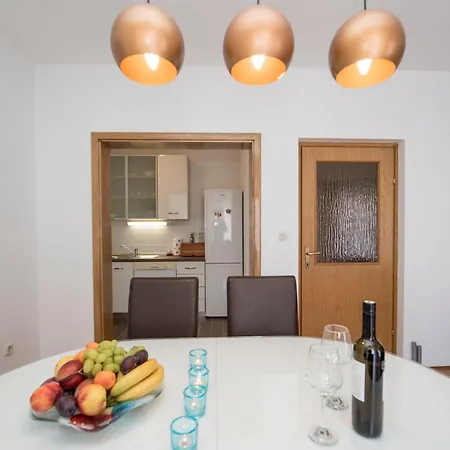 Family Spacious شقة *