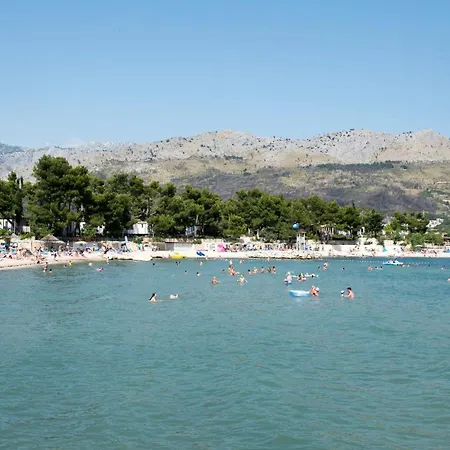 アパート Family Spacious スプリト