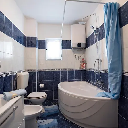 Family Spacious شقة