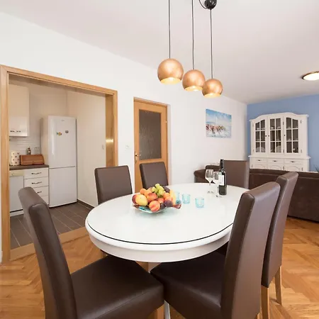 Family Spacious سبليت