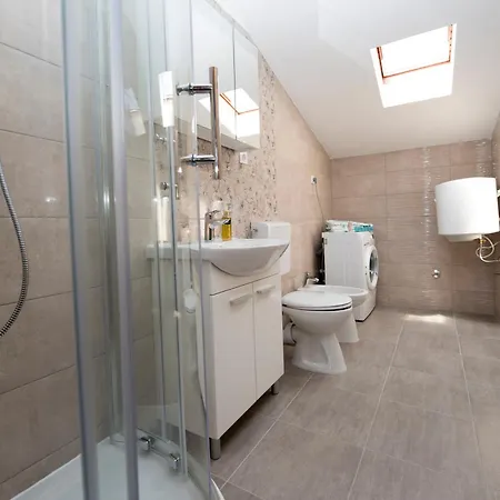 Family Spacious شقة سبليت