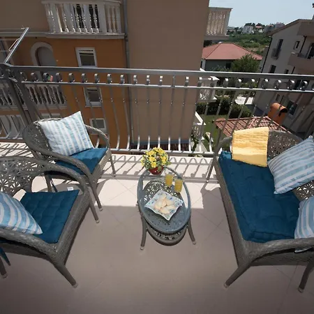 Family Spacious Apartment Split