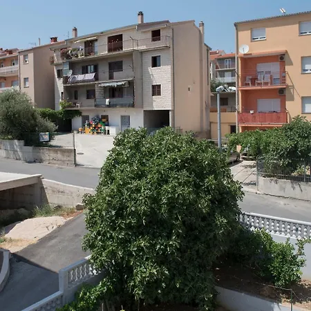 アパート Family Spacious スプリト