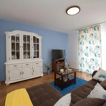 Family Spacious דירה